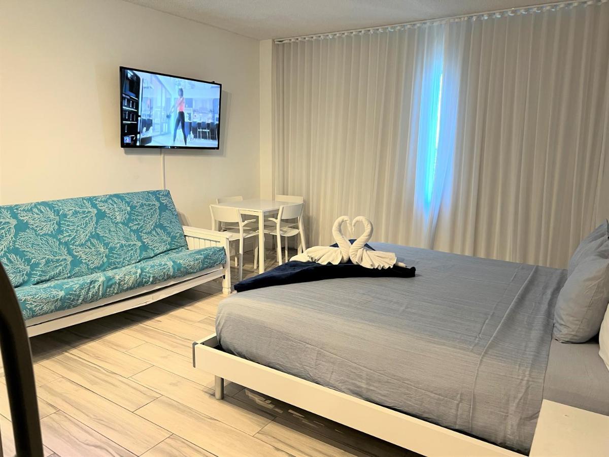Ocean Front Units At Miami Beach Exterior photo